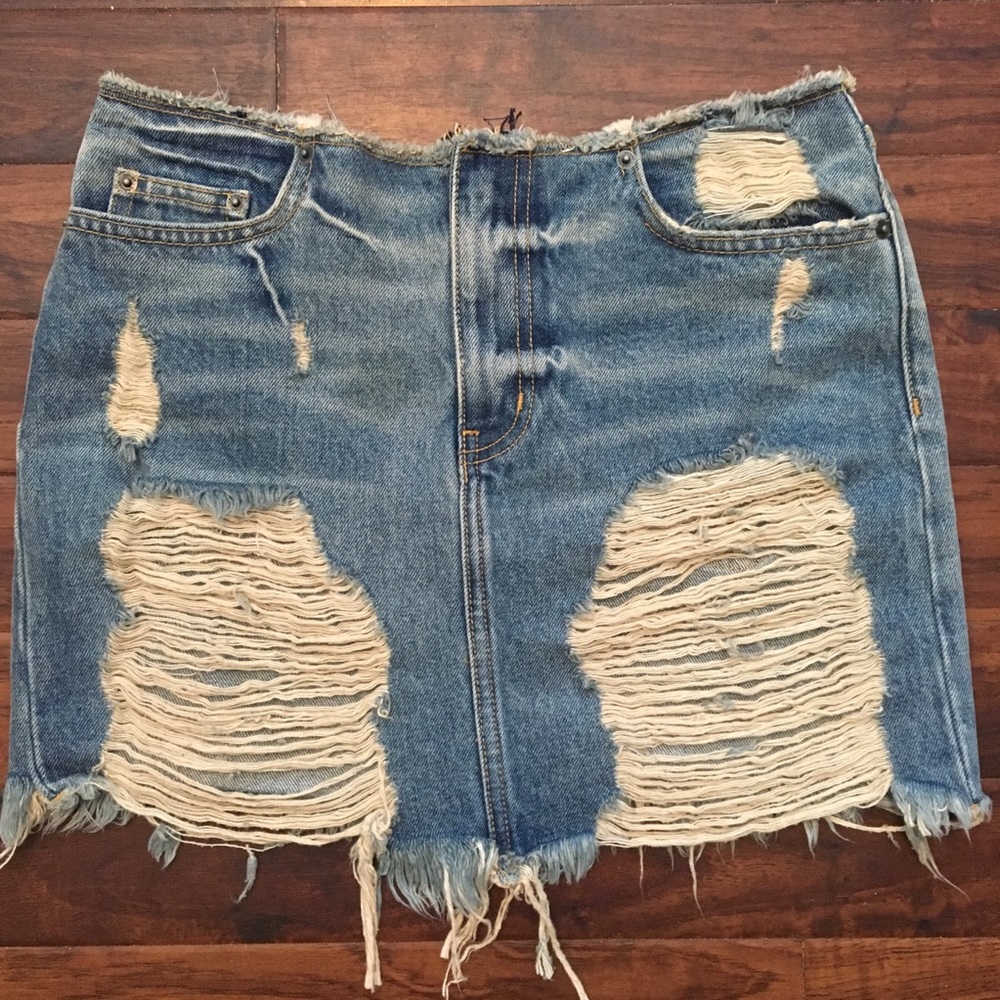 NWT Carmar Destroyed Denim Skirt sz 26 from LF!!